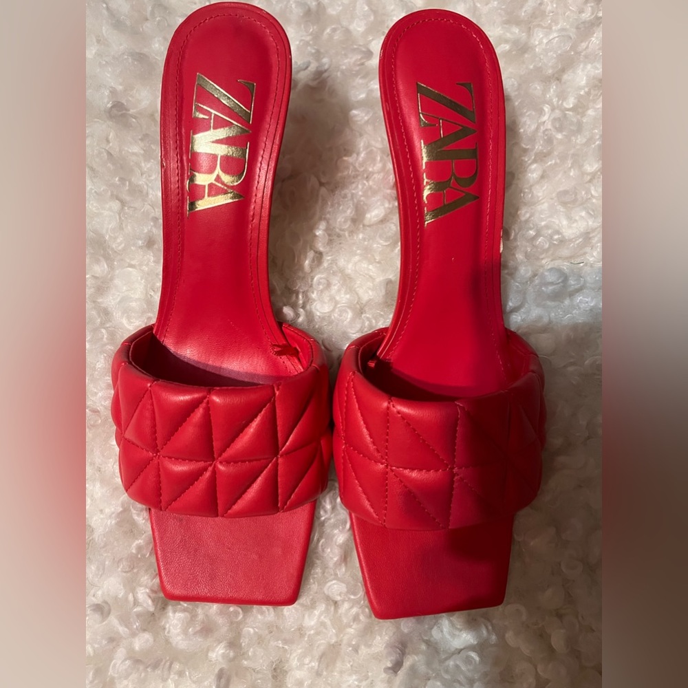 Low heel deep hot pink low heel small scratch on side